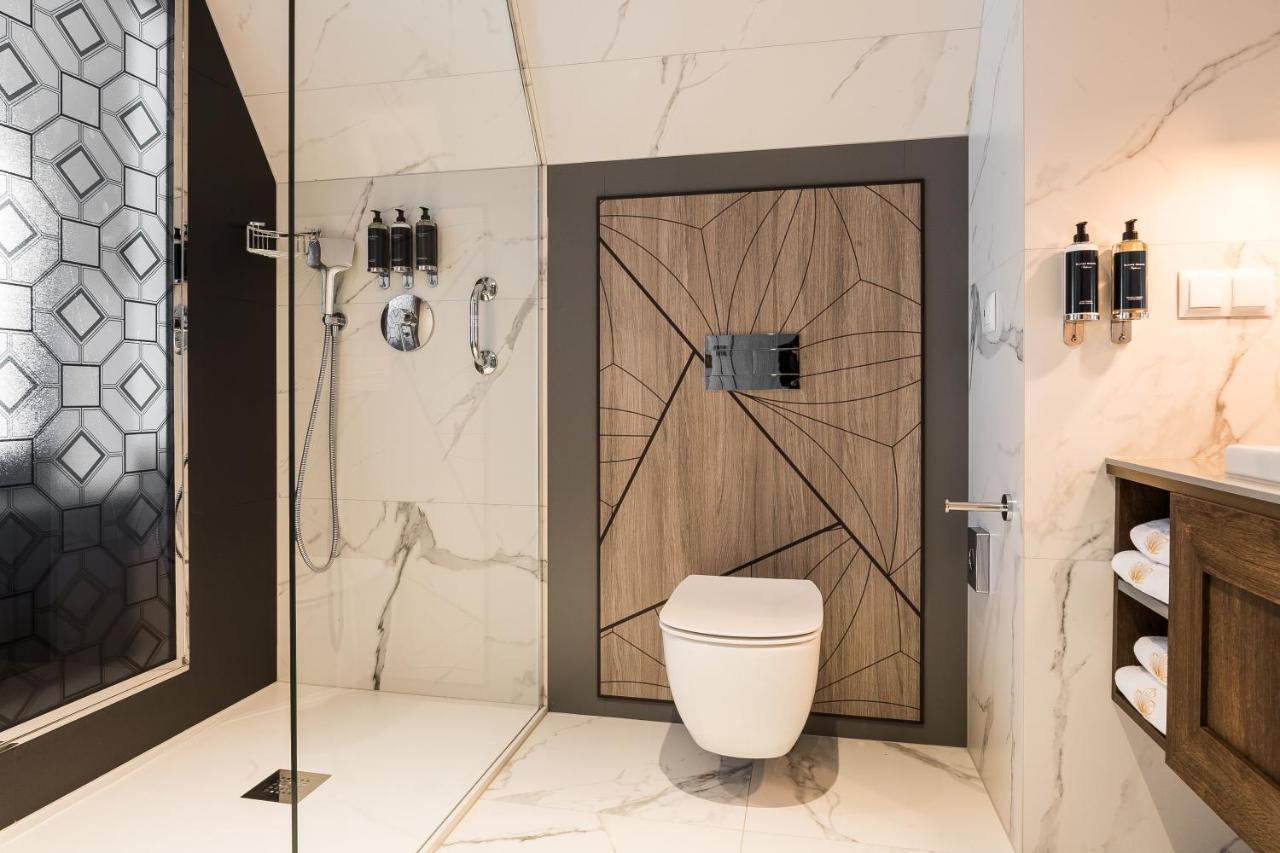 Nosalowy Park Hotel & Spa Закопане Экстерьер фото A modern bathroom